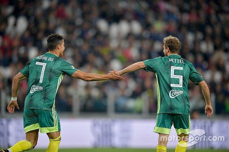 La partita del cuore 2019, con Vettel, Leclerc y Giovinazzi junto a Francesco Totti, Cristiano Ronaldo, Pavel Nedved y Andrea Pirlo, entre otros