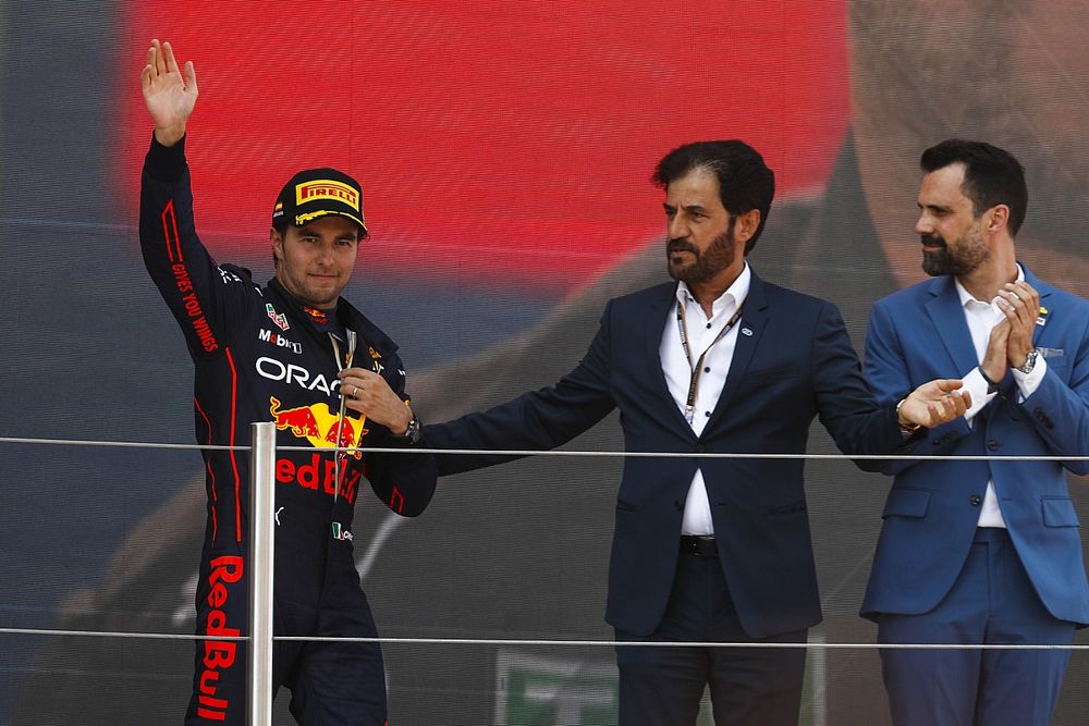 Podio: segundo lugar Sergio Pérez, Red Bull Racing
