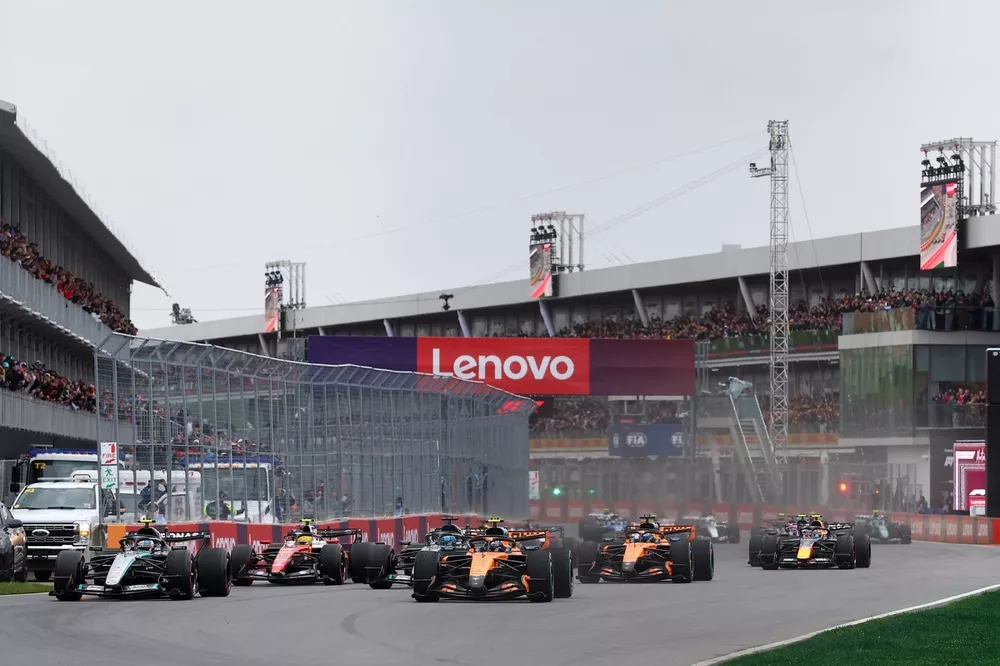 Il commissario di pista del GP del Canada diventa virale mentre Antonelli vince