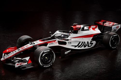 F1: Haas apresenta carro em parceria com Toyota para temporada 2026