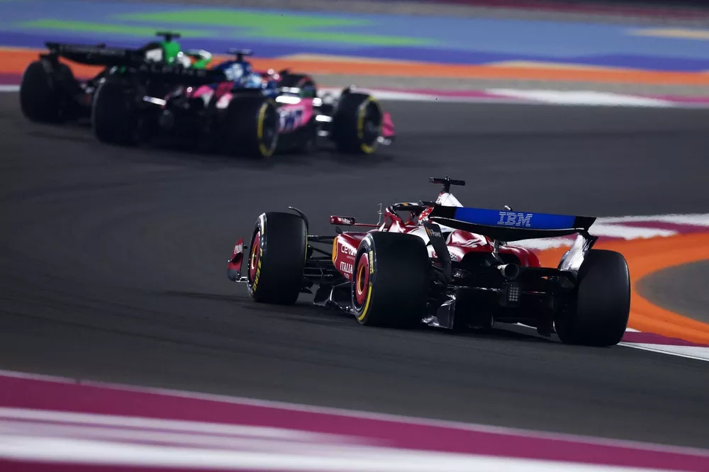 Charles Leclerc, Ferrari, Nico Hulkenberg, Sauber, Pierre Gasly, Alpine