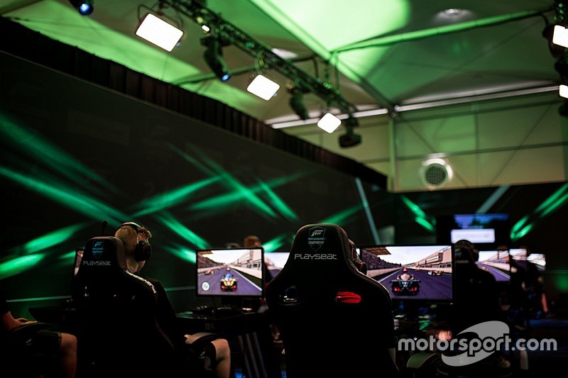 Zak Brown: Az eSportolókból autóversenyző is lehet