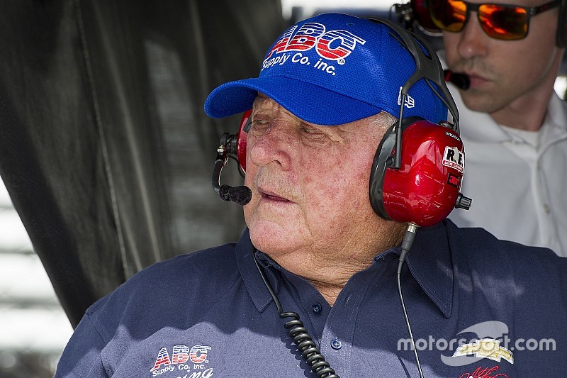 A.J. Foyt loses shoe in latest brush with death