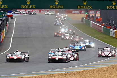 Le Mans 24 Jam: Toyota memimpin setelah start penuh insiden