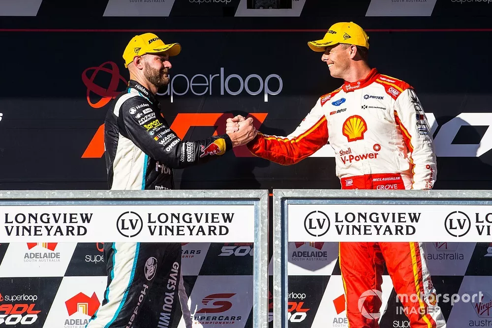 Shane van Gisbergen, Triple Eight Race Engineering Holden, Scott McLaughlin, DJR Team Penske Ford