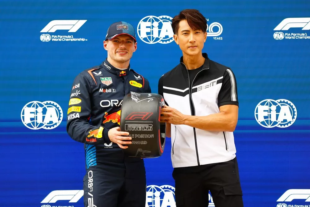 Pole man Max Verstappen, Red Bull Racing, receives his Pirelli Pole Position Award