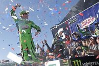 Kyle Busch llega a 200 triunfos y empata récord de Richard Petty