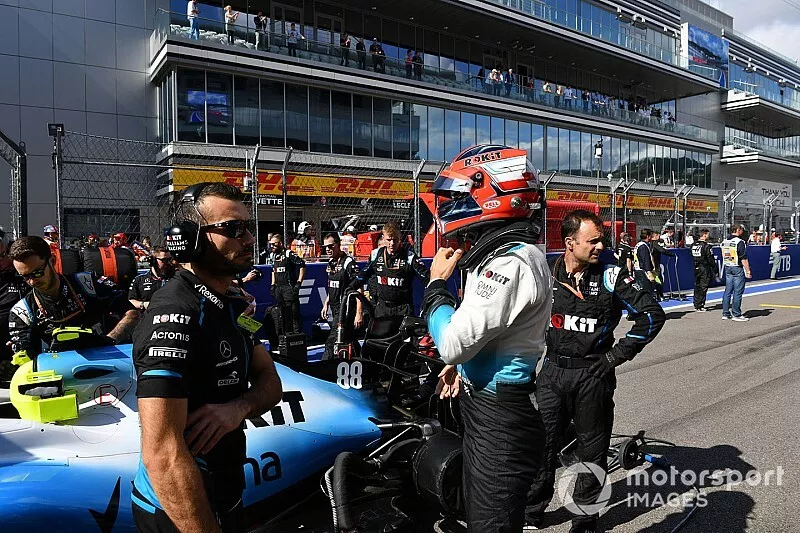 Robert Kubica, Williams Racing, sur la grille