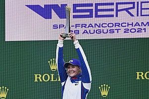 W Series Spa: Kimilainen gana a Chadwick en carrera con lluvia