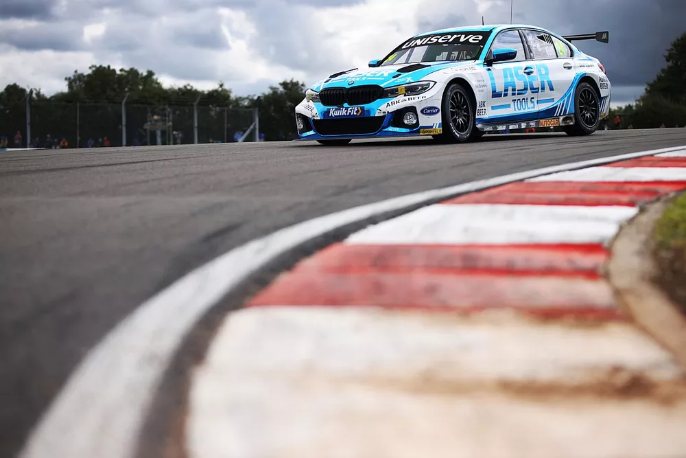 Jake Hill, Laser Tools Racing with MB Motorsport BMW 330e M Sport 