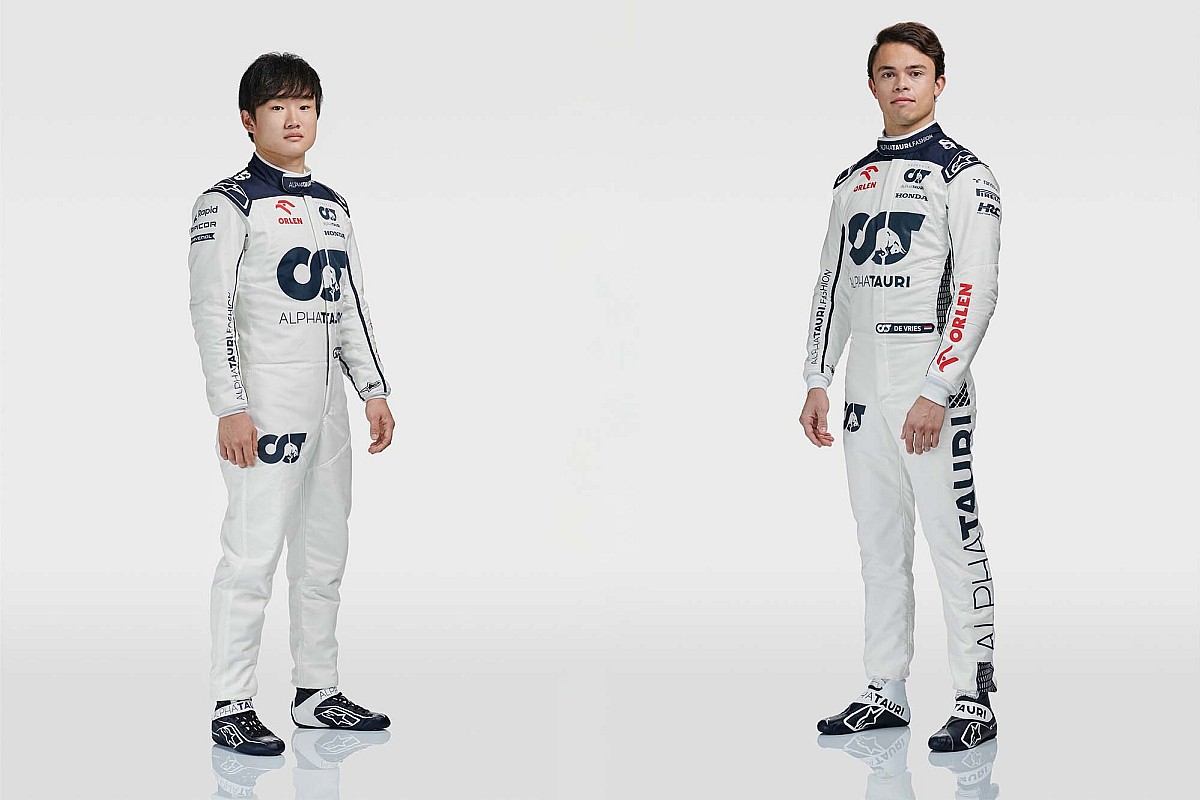 2023スクーデリアアルファタウリ【スウェットパーカーM】角田裕毅選手レッドブル 2023スクーデリア・アルファタウリ【チームオフィシャル品