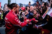 Hamilton ya siente la presión de los fans de Ferrari: "Muero por otro título"