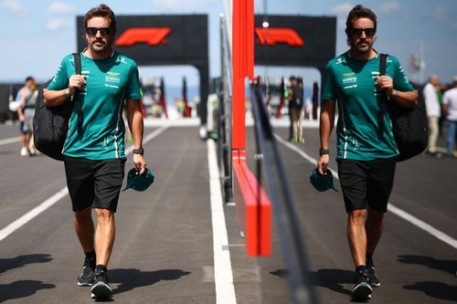 Alonso vuelve al Aston Martin para la FP2 del GP de Hungría