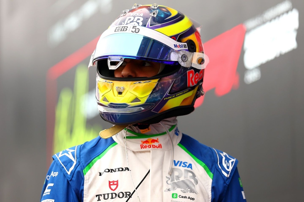 Hadjar critica a Alonso, al que tilda de «gruñón», tras su batalla en Singapur 