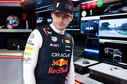 F1 - Verstappen admite culpa em confronto com Russell: "Não foi correto"