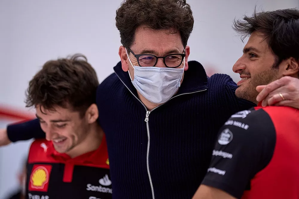Charles Leclerc, Carlos Sainz Jr., Ferrari, Mattia Binotto, director del equipo Ferrari