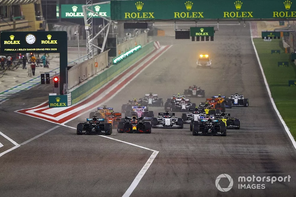 George Russell, Mercedes F1 W11, Valtteri Bottas, Mercedes F1 W11, Max Verstappen, Red Bull Racing RB16, Charles Leclerc, Ferrari SF1000, Sergio Perez, Racing Point RP20, and the rest of the field at the start