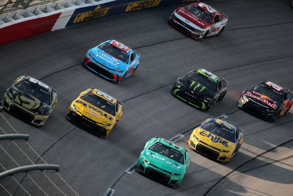 Kyle Busch, Richard Childress Racing, Christopher Bell, Joe Gibbs Racing, Erik Jones, Legacy Motor Club, Carson Hocevar, Spire Motorsports