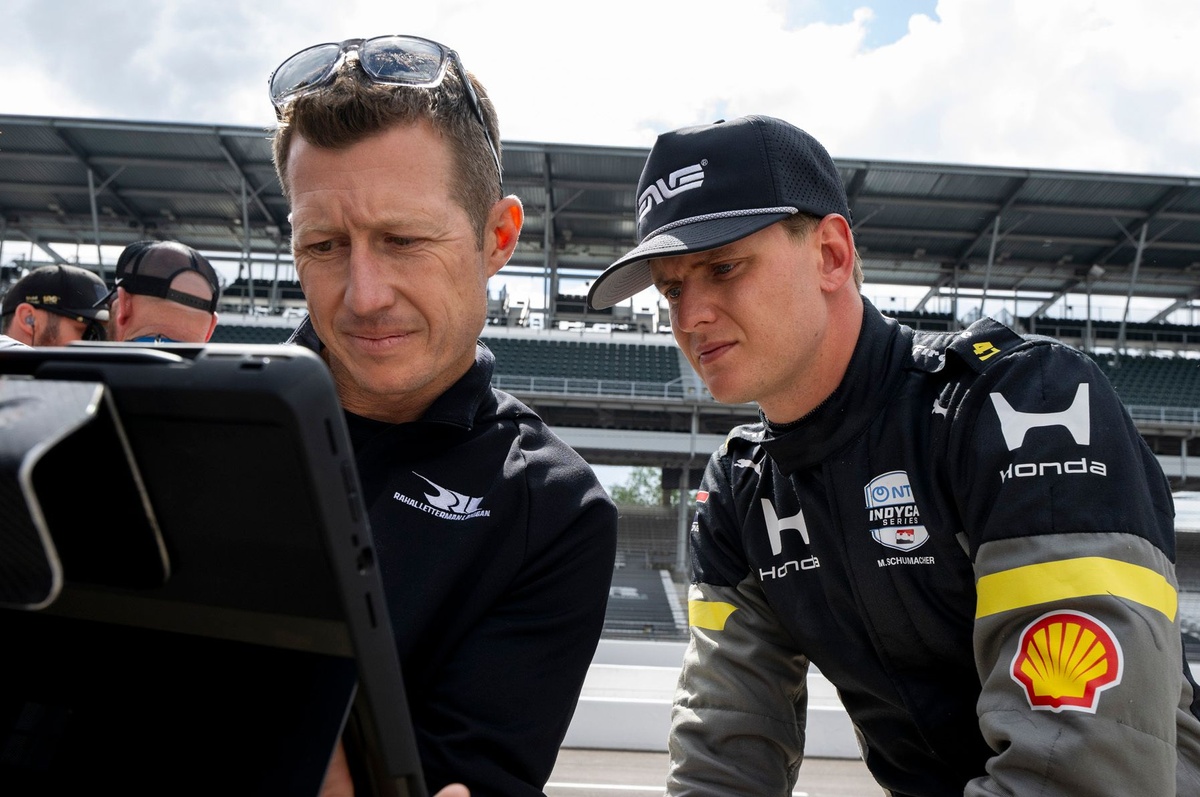Las voces en la cabeza de Mick Schumacher para las 500 Millas de Indianápolis