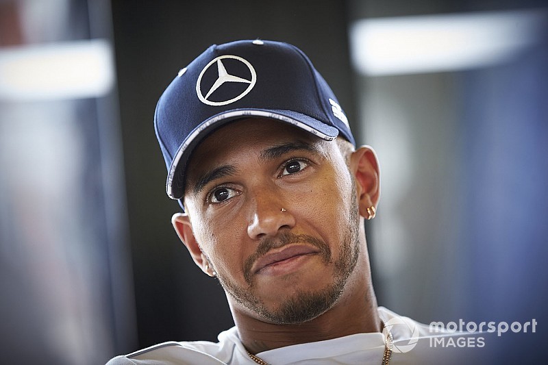 Hamilton desfalca dia em Monza por “compromissos pessoais”