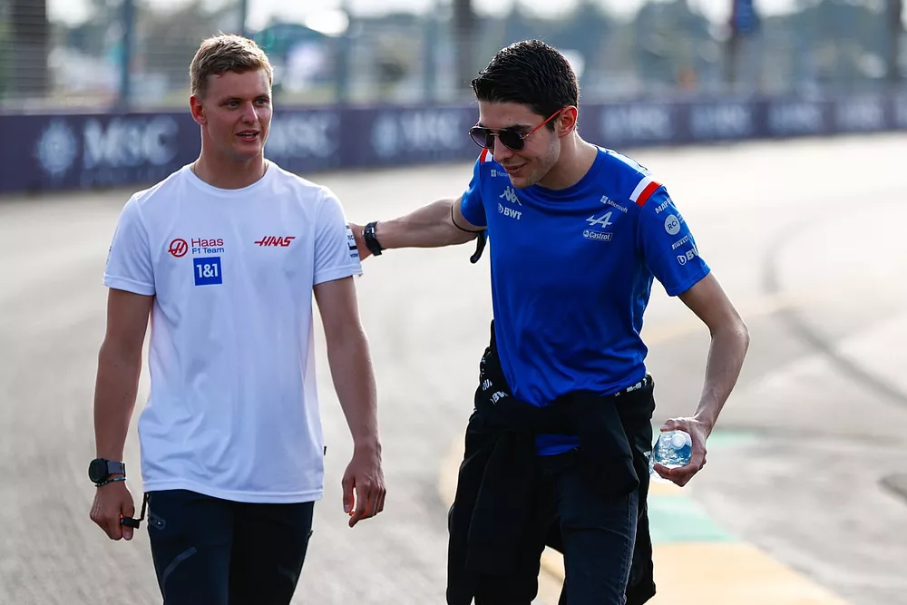 Mick Schumacher, Haas F1 Team, Esteban Ocon, Alpine F1 Team