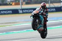 Pole y ca&iacute;da de Quartararo; resbal&oacute;n de M&aacute;rquez