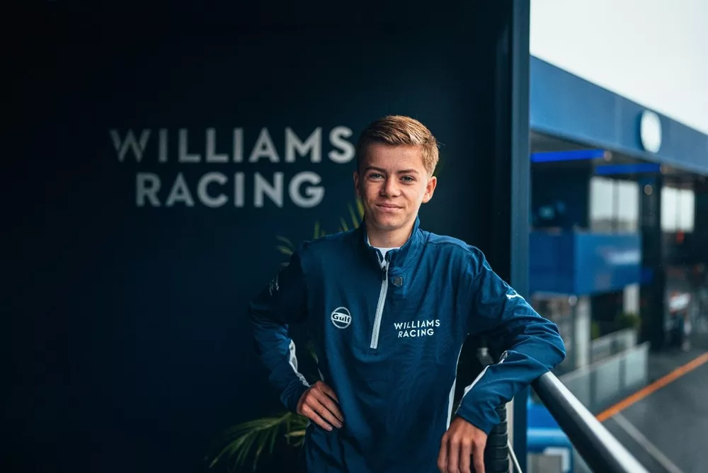 Dean Hoogendoorn, nuevo piloto junior de Williams