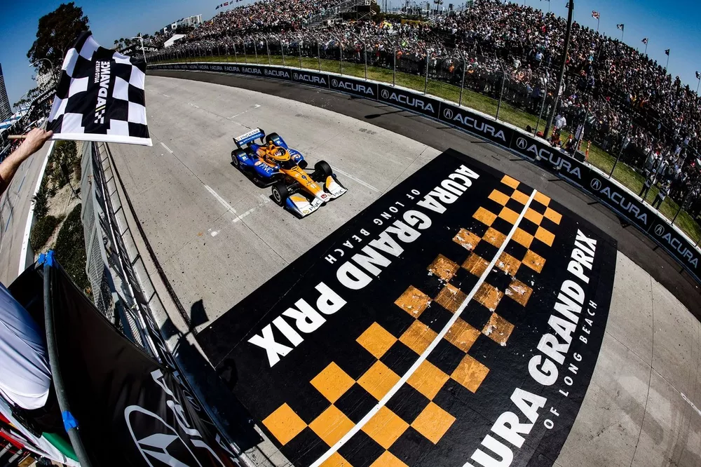 Scott Dixon, Chip Ganassi Racing Honda, checkered flag, win