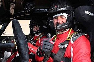 De mochilero de la leyenda del Dakar a copiloto del segundo de Mourinho