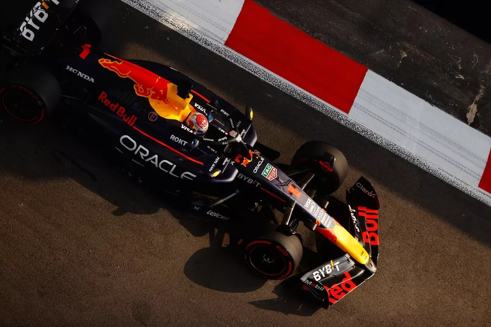 Yeni Red Bull RB21, tasarım felsefesi açısından 2022 RB18'e 