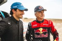 Sainz sufre como copiloto de su padre en el Ford Raptor: "&iexcl;Est&aacute;s loco, pap&aacute;!"