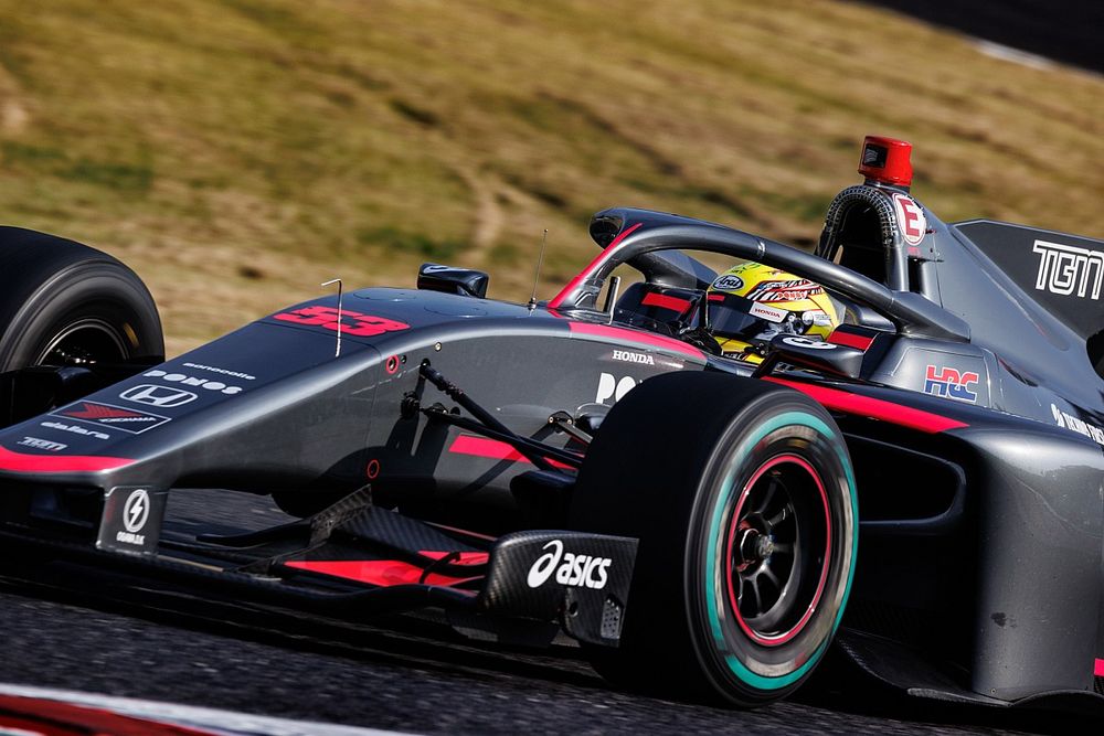 トリシューラフォーミュラ専用 フォーミュラの経験はリージョナルとF3を少し。いきなりの