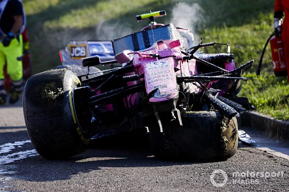 Damaged car of Lance Stroll, Racing Point RP20 after being recovered by marshalls