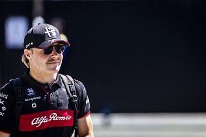 Bottas tovább folytatja ausztrállá válását – brutális hangú versenyautót vezetett (videó)