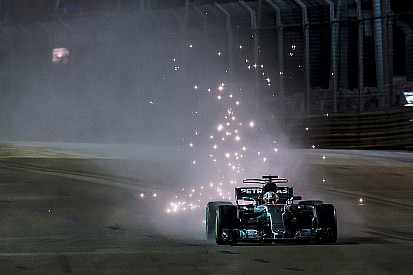 Hamilton: Vettel'in zayıflıklarını görmek güzel