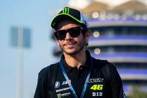 Valentino Rossi confirma que seguir&aacute; con BMW por tres a&ntilde;os