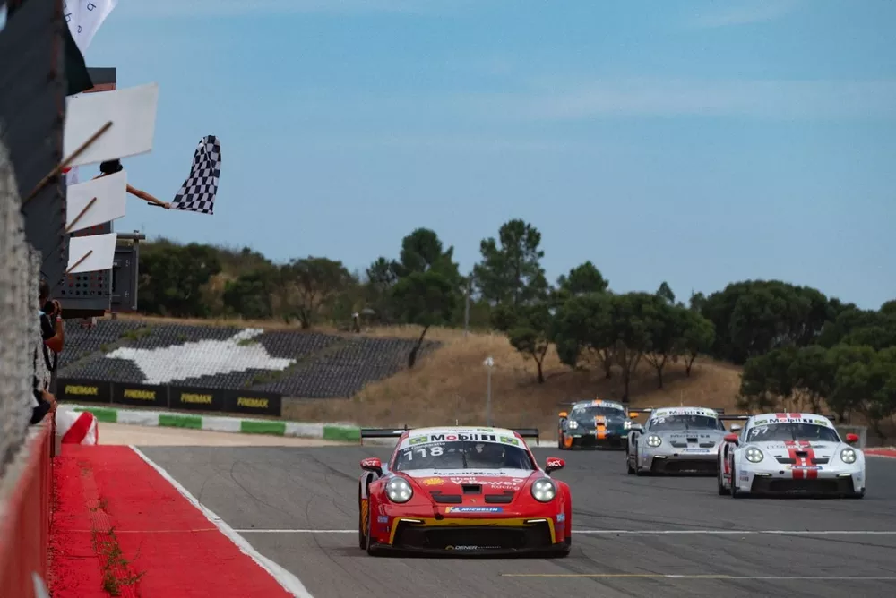 Shell-4.Porsche26-260704-110208-josemariodias-07044