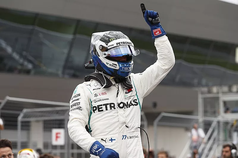 Pole sitter Valtteri Bottas, Mercedes AMG F1