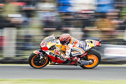 Márquez triunfa em bela corrida na Austrália; Dovi é 13º