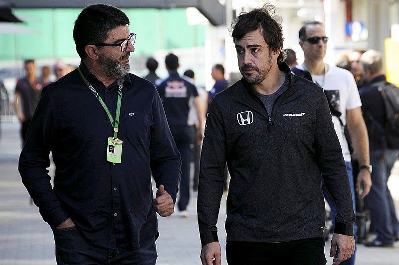 Fernando Alonso, McLaren y su manager, Luis Garcia Abad (ESP)