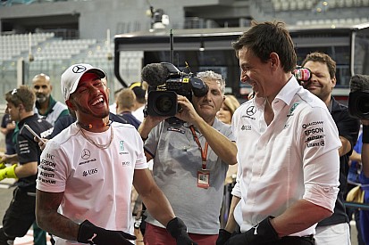 Wolff: Hamilton'la yarışmaya devam edeceğiz