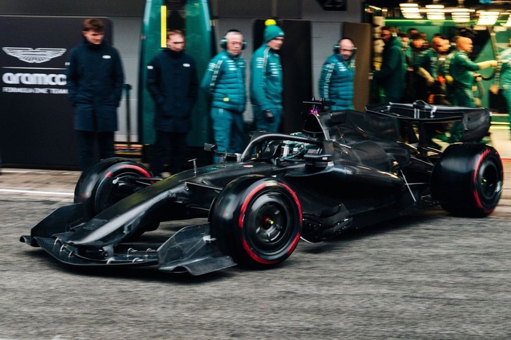 Fabelhafte Aston Martin F1 Shop Bildernull