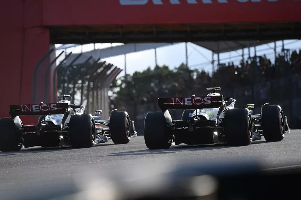George Russell, Mercedes W13, Lewis Hamilton, Mercedes W13