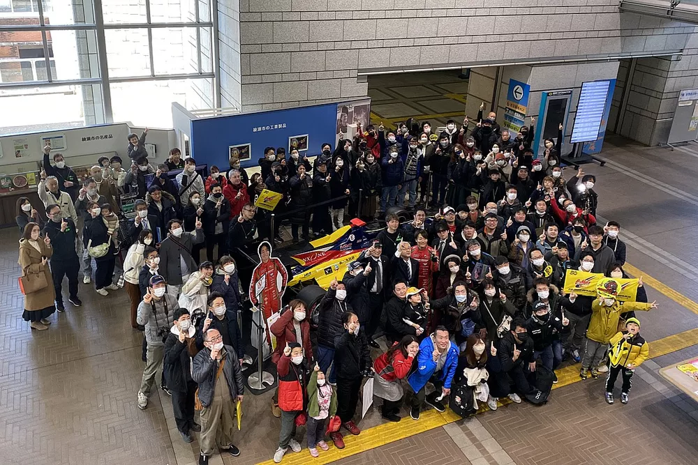 綾瀬市役所 スーパーフォーミュラ車両展示