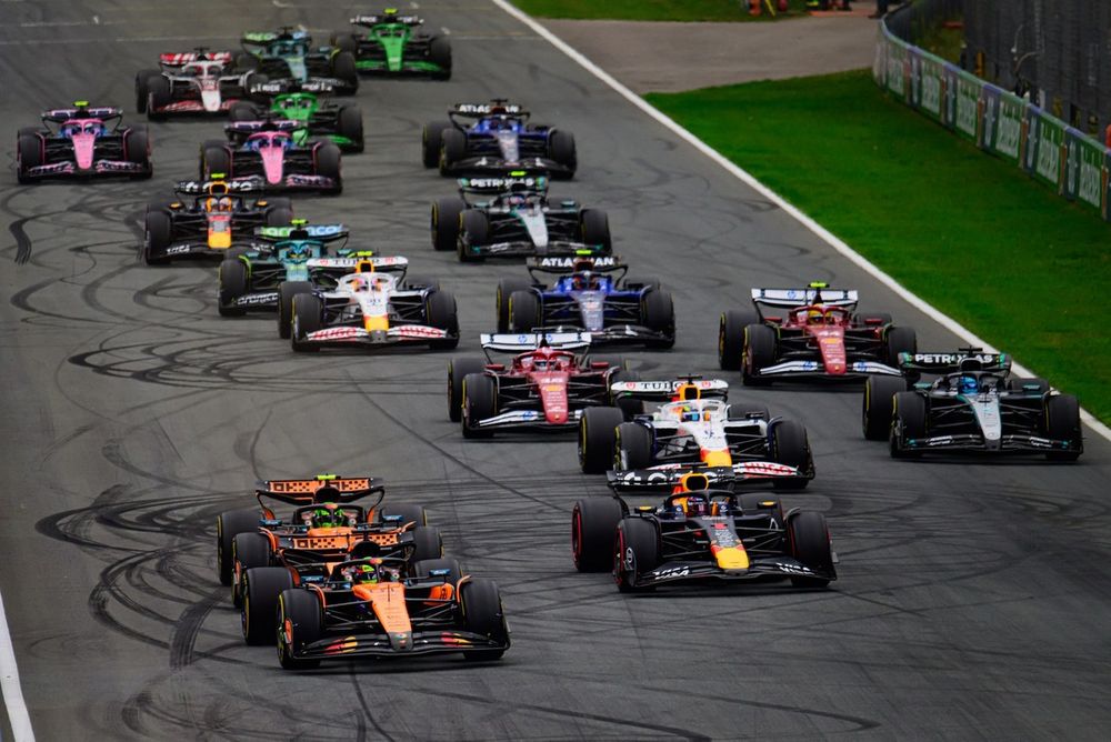 マクラーレンがコンストラクターズ王座確定、2025年F1シーズン残る戦いは？