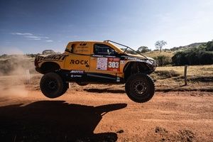 Sertões: Irmãos Baumgart disputam liderança dos carros e Schareina assume ponta das motos após segunda especial