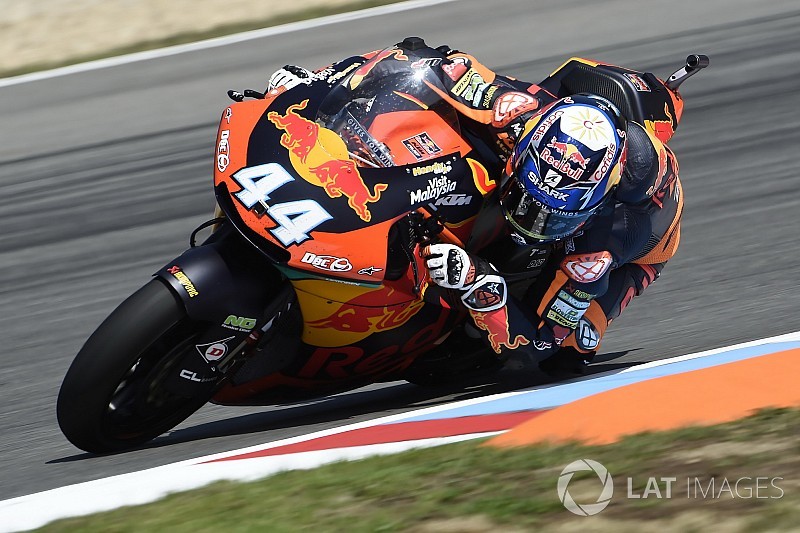 Oliveira derrota Marini na última curva e vence em Brno