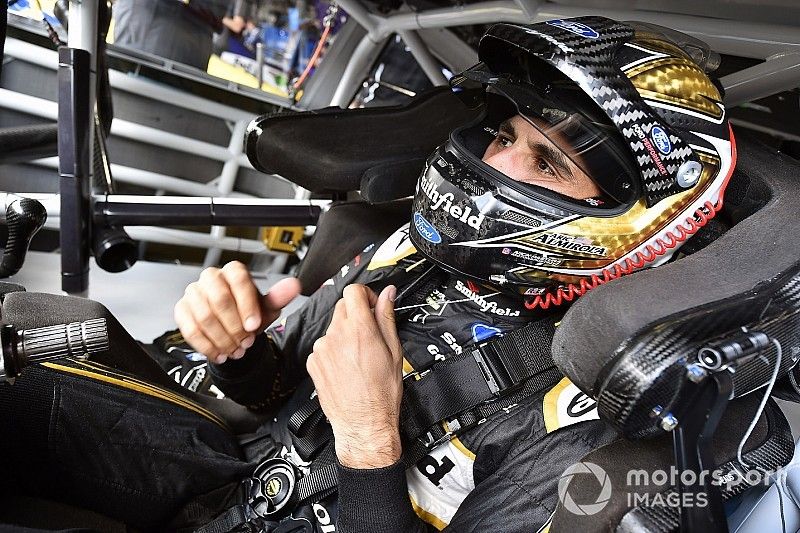 Aric Almirola, Stewart-Haas Racing, Ford Fusion Smithfield Helping Hungry Homes