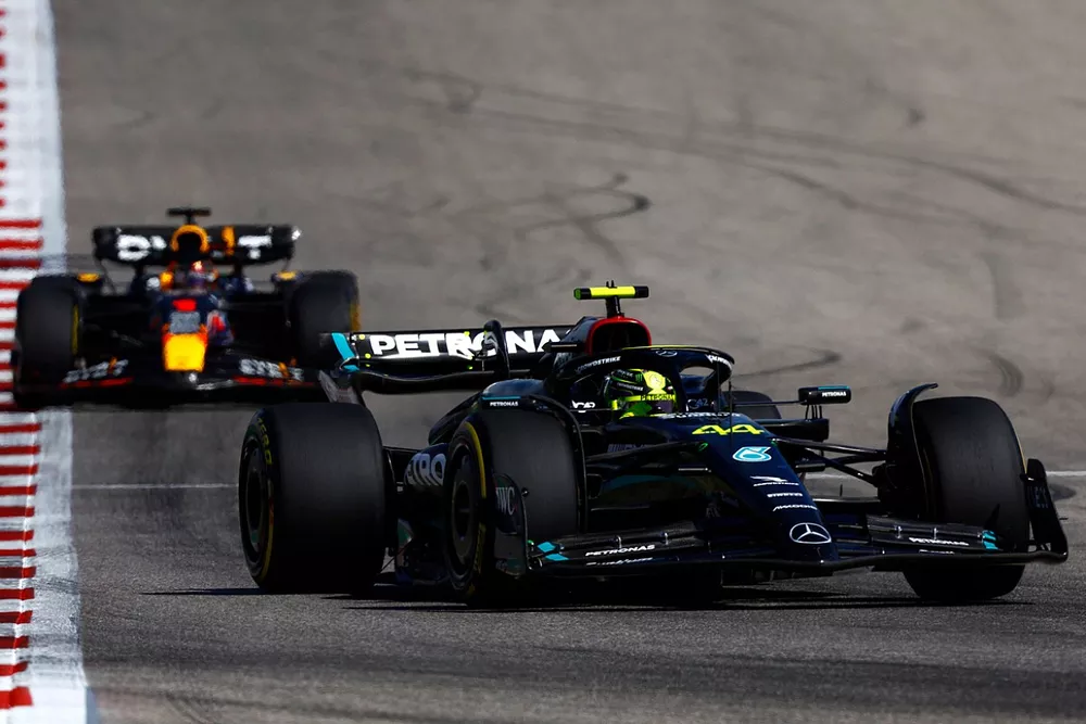 Lewis Hamilton, Mercedes F1 W14, Max Verstappen, Red Bull Racing RB19, Oscar Piastri, McLaren MCL60