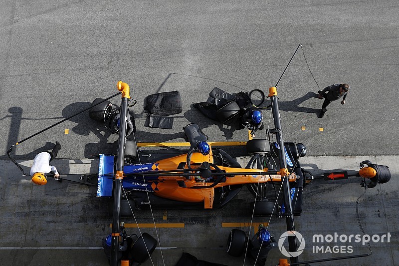 Amikor a Ferrari „kémkedik” a McLaren után